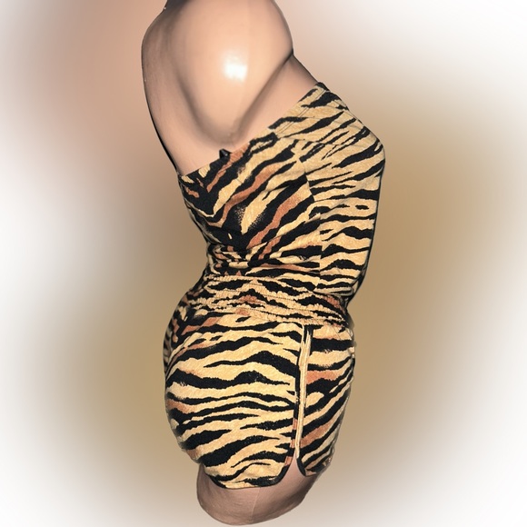 BEBE romper shorts strapless tiger pants jumpsuit pinup burlesque cabaret sexy - Picture 8 of 10